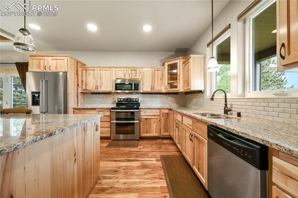 Image 11 of 39: Kitchen