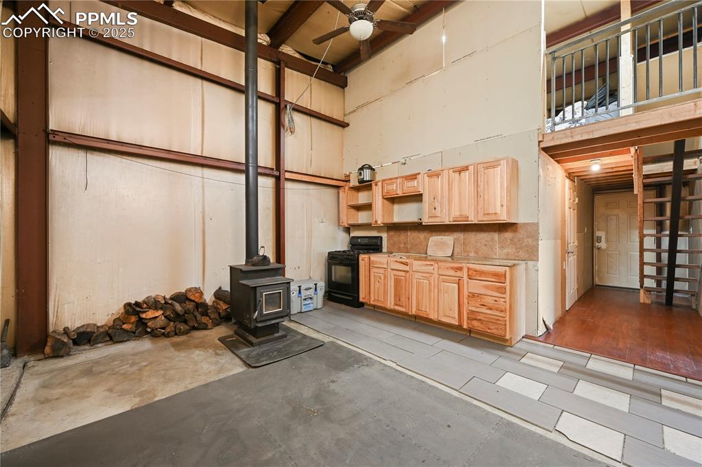 Image 32 of 39: Patio