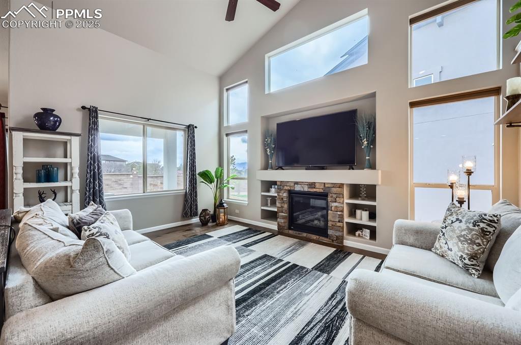 Image 6 of 29: Living Room