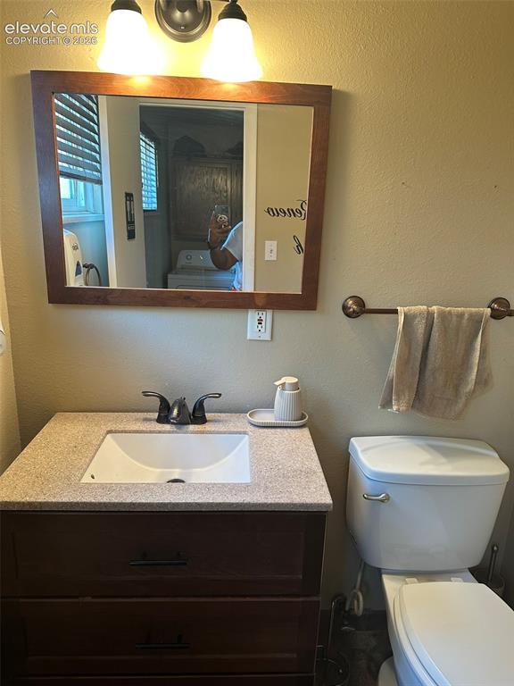 Image 18 of 34: Bathroom