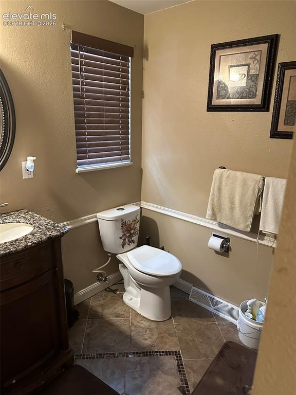 Image 19 of 34: Bathroom