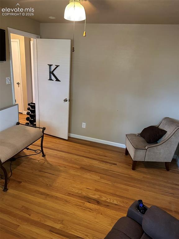 Image 21 of 34: Sitting Room