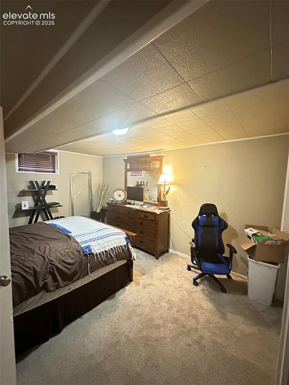 Image 25 of 34: Bedroom