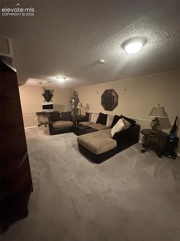 Image 31 of 34: Living Room