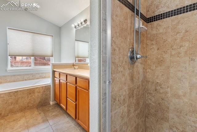 Image 16 of 44: Bathroom