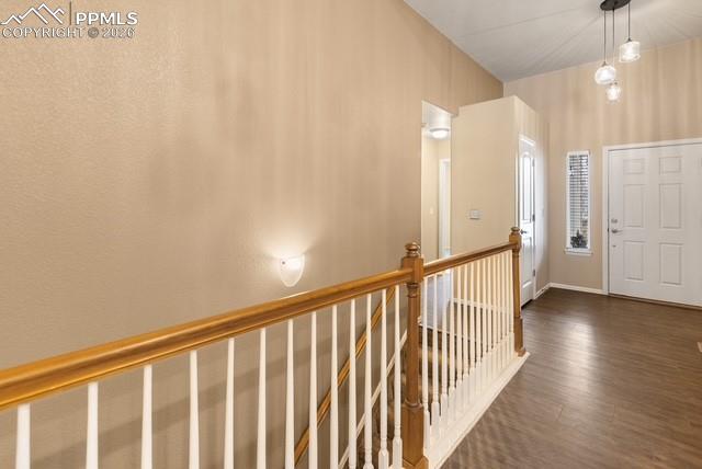 Image 23 of 44: Entry