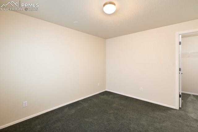 Image 29 of 44: Bedroom