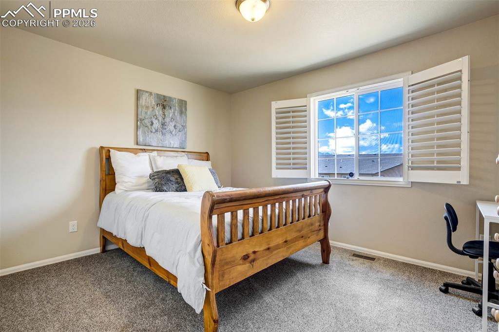 Image 23 of 41: Bedroom