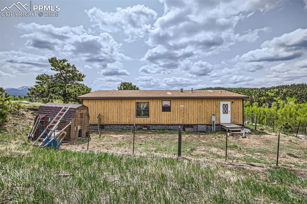 Image 26 of 41: Back of Structure