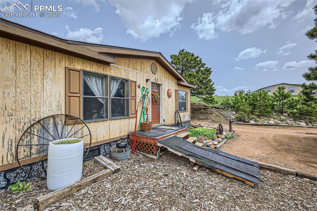 Image 6 of 41: Entry