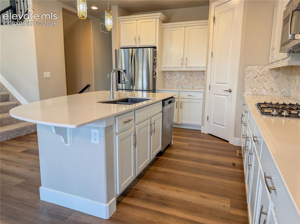 Image 18 of 50: Virtually Staged kitchen