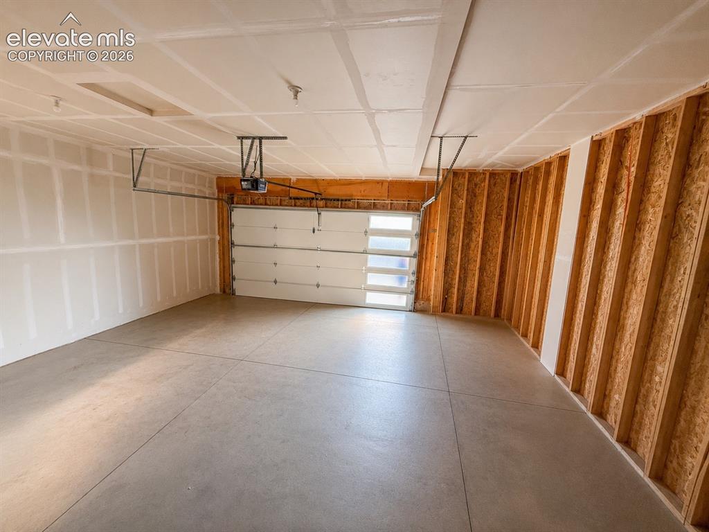Image 22 of 50: Spacious Walk In Pantry