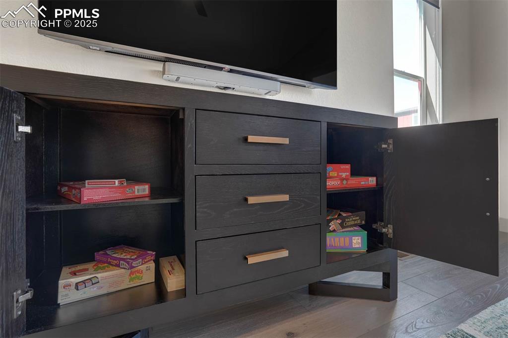 Image 15 of 42: Detailed view of wood finished floors
