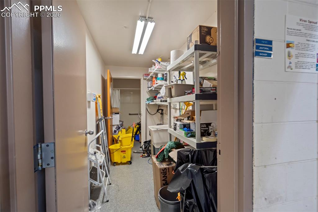 Image 27 of 50: Storage