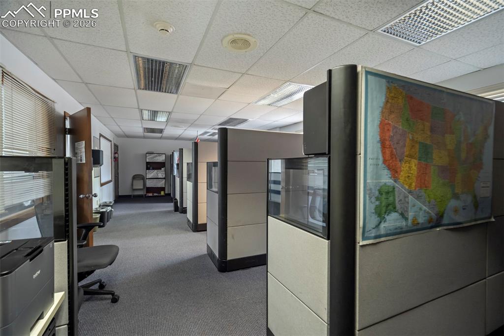 Image 31 of 50: Office