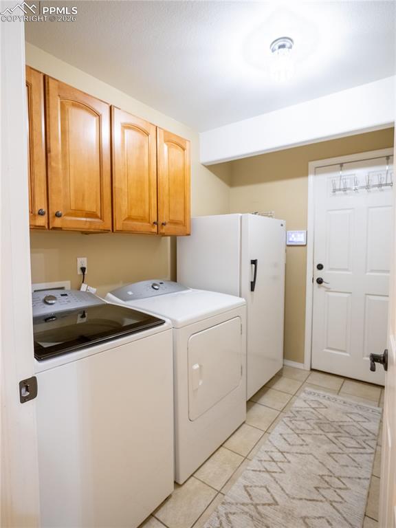 Image 13 of 50: Laundry