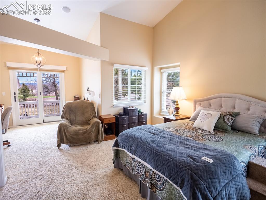 Image 15 of 50: Bedroom