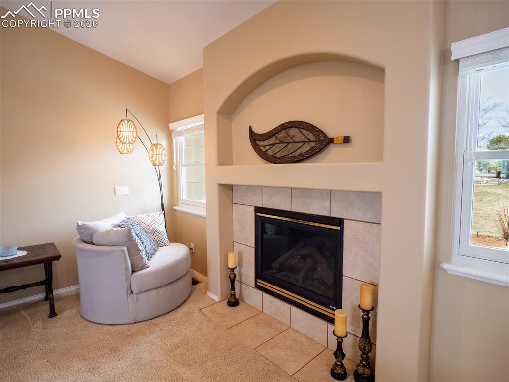 Image 26 of 50: Living Room