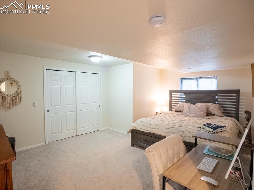 Image 37 of 50: Bedroom