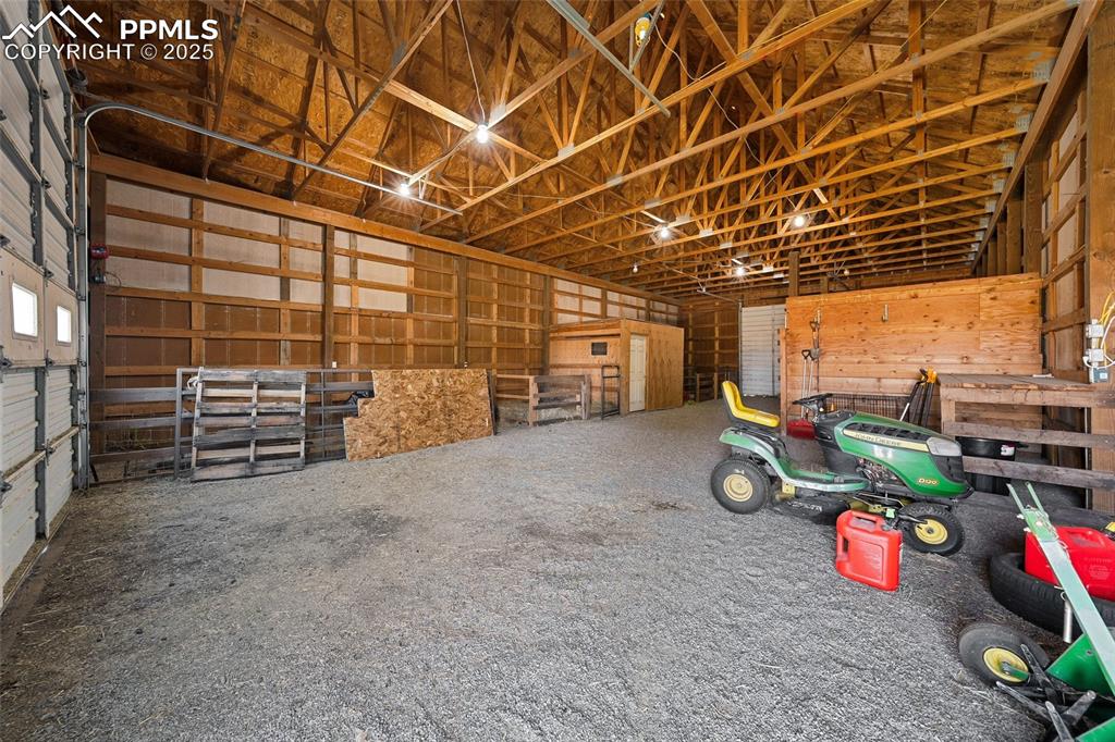 Image 5 of 46: Garage