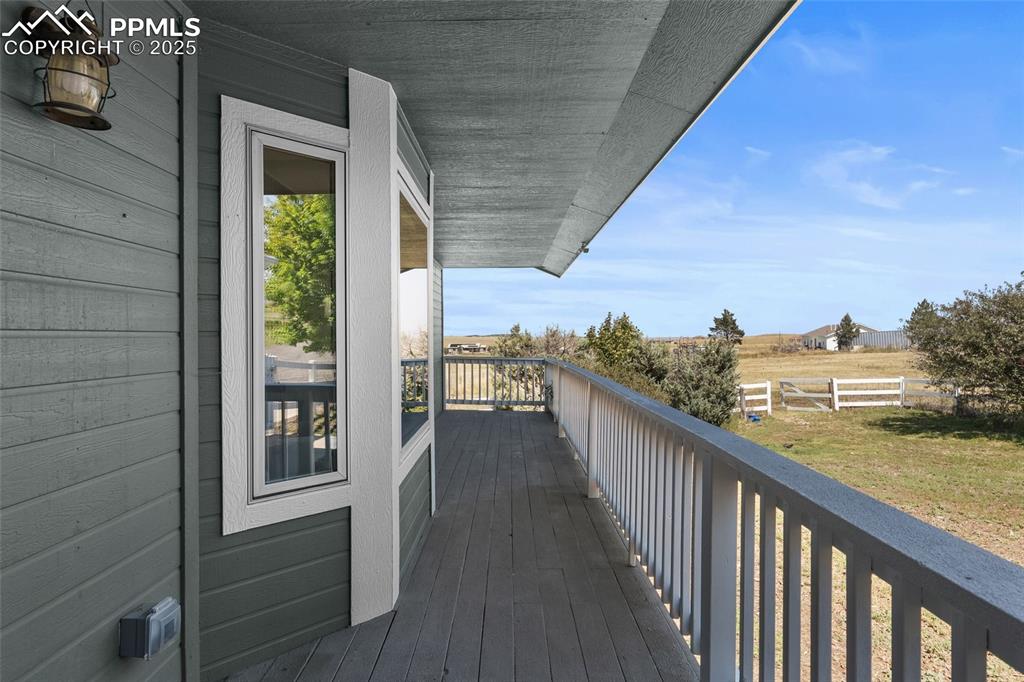 Image 9 of 46: Deck