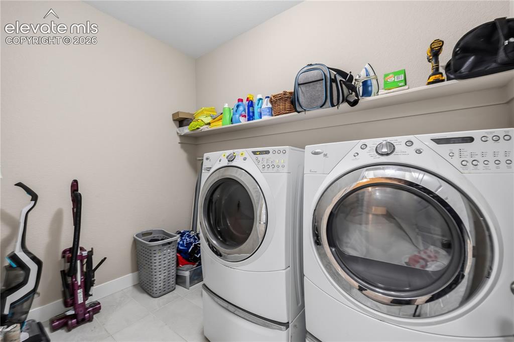 Image 10 of 40: Laundry