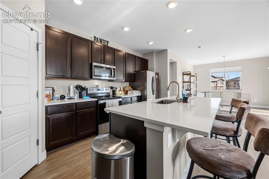 Image 17 of 40: Kitchen