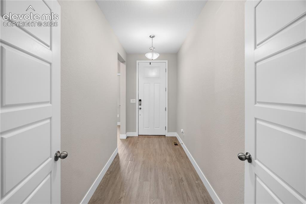 Image 3 of 40: Hallway