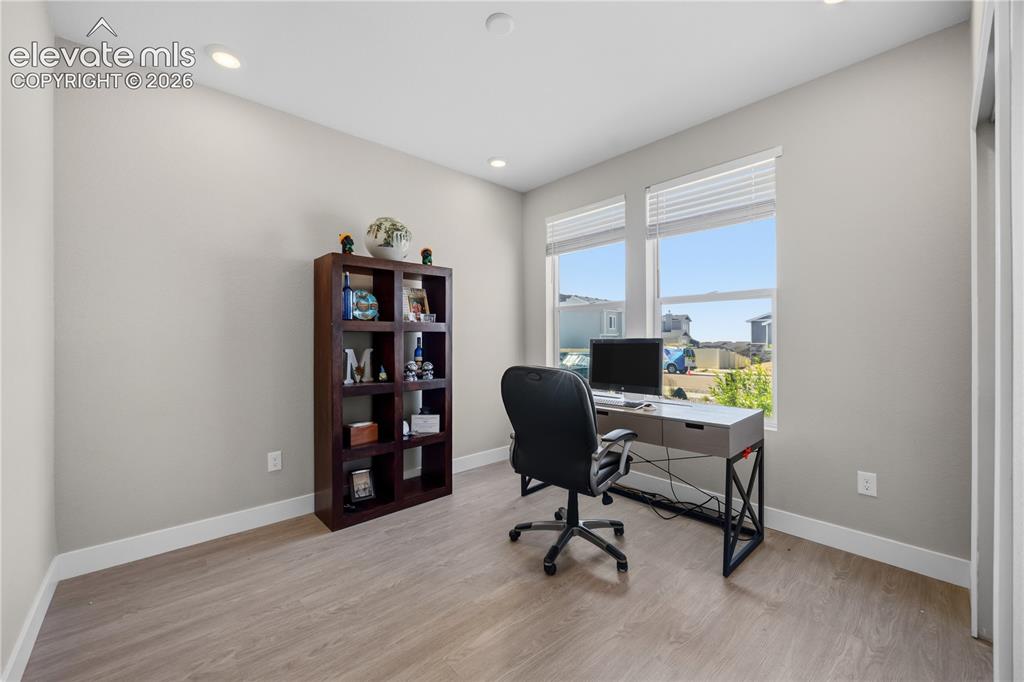Image 4 of 40: Office