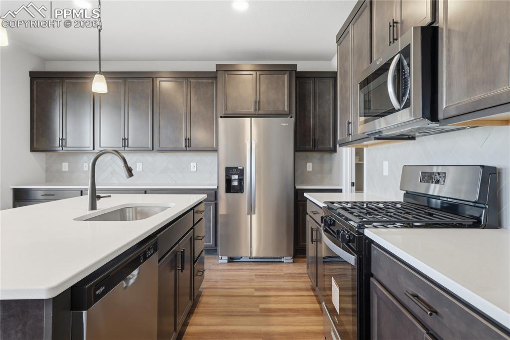 Image 4 of 22: Kitchen