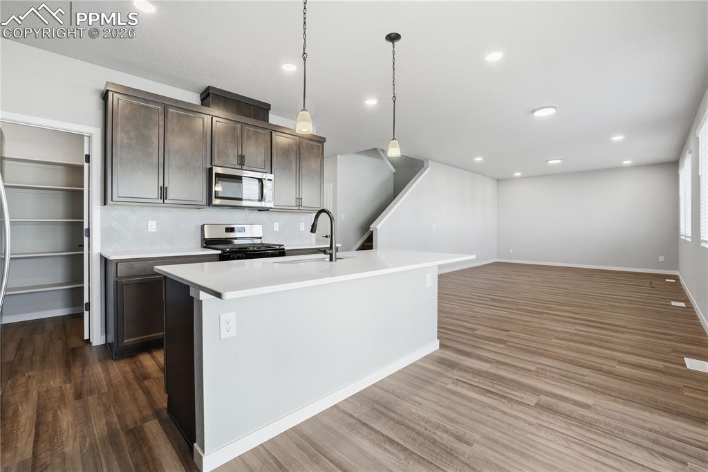 Image 5 of 22: Kitchen