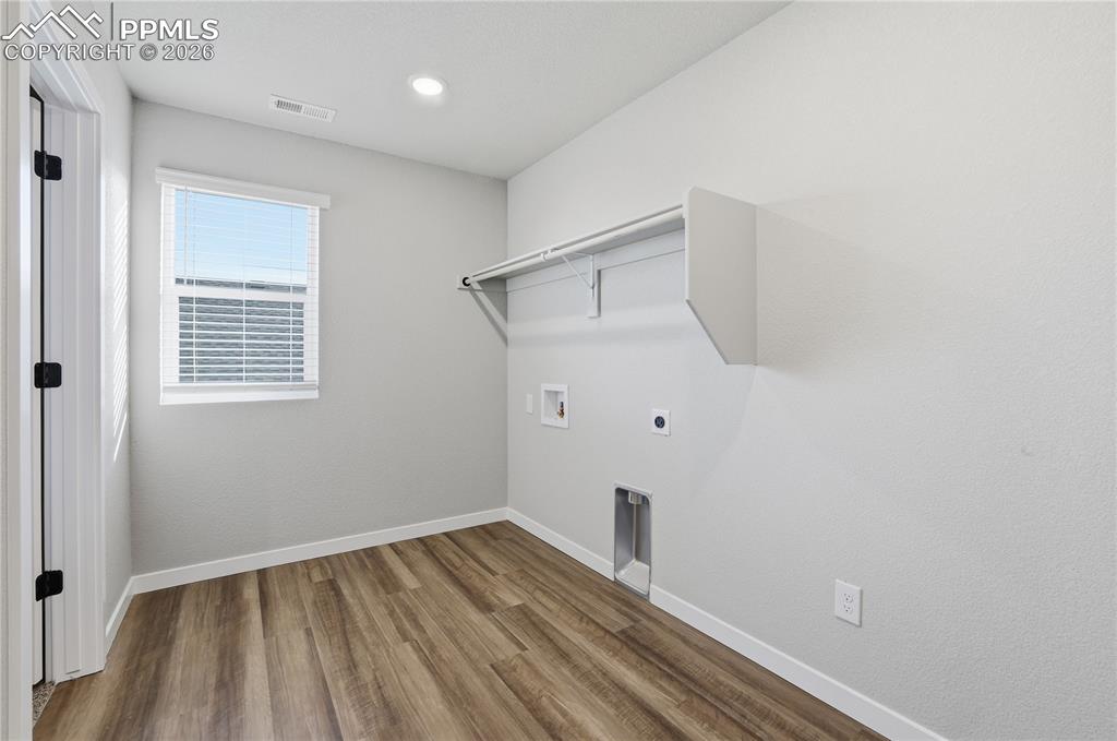 Image 8 of 22: Laundry