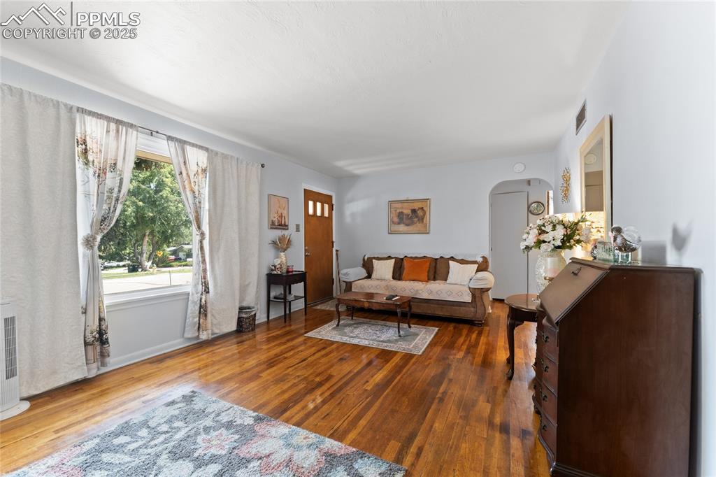 Image 4 of 22: Living Room