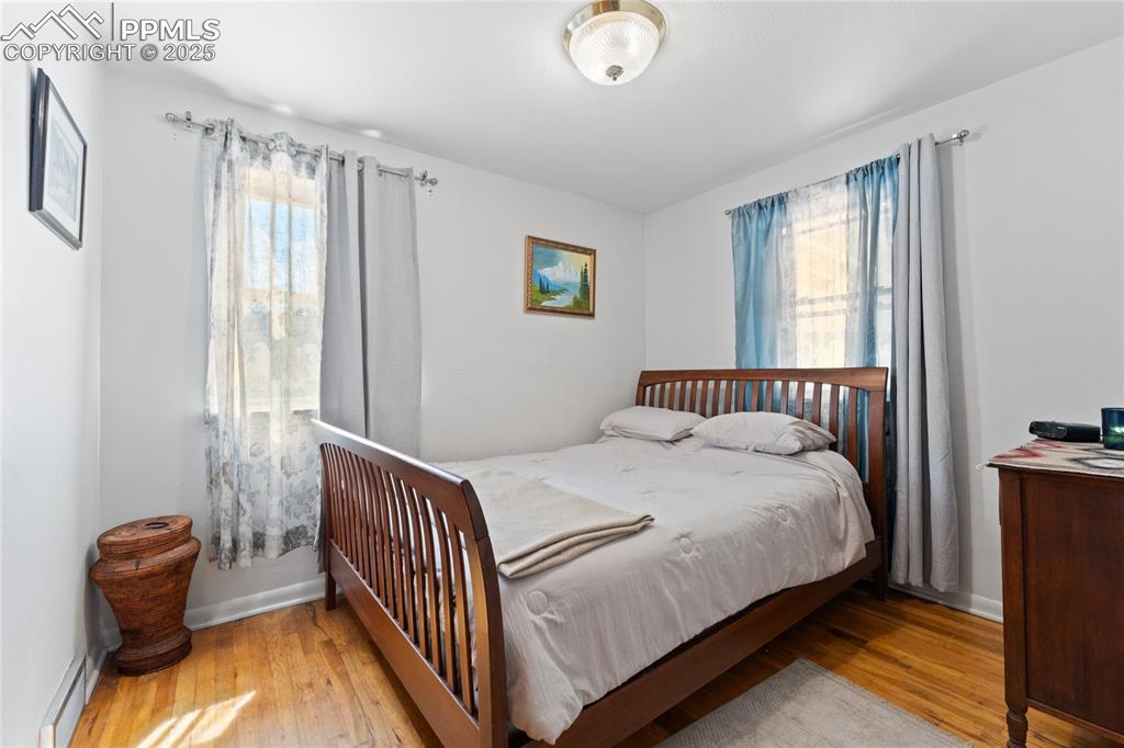 Image 6 of 22: Bedroom