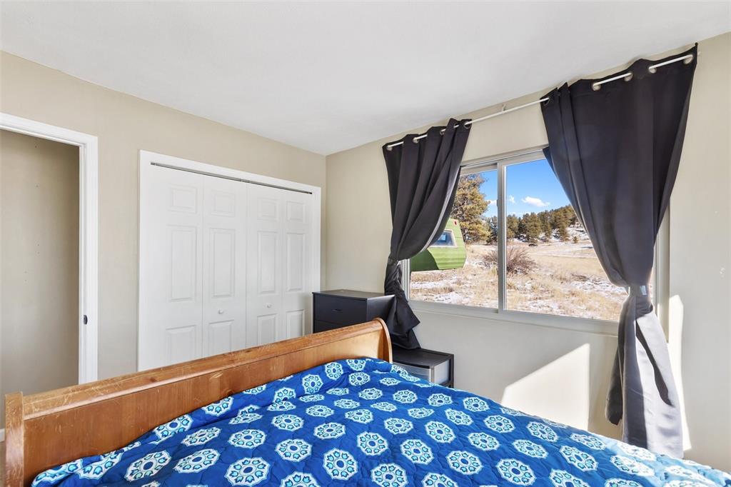 Image 19 of 41: Bedroom