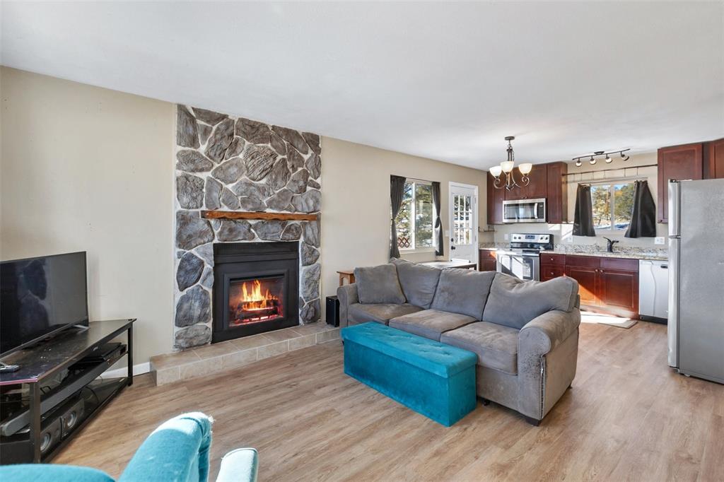 Image 7 of 41: Living Room