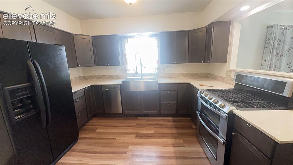 Image 3 of 14: Kitchen