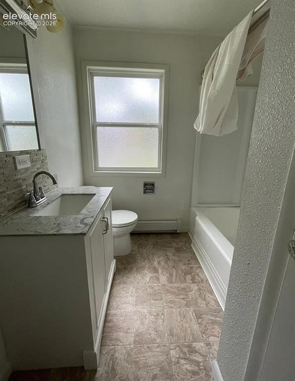 Image 8 of 14: Bathroom