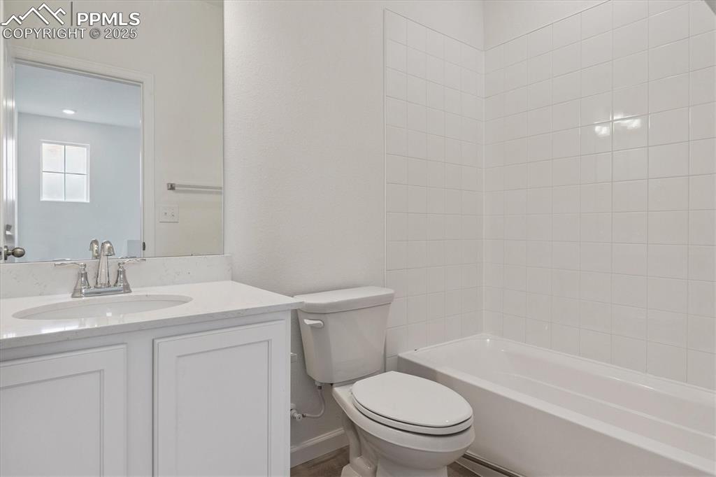 Image 13 of 22: Bathroom