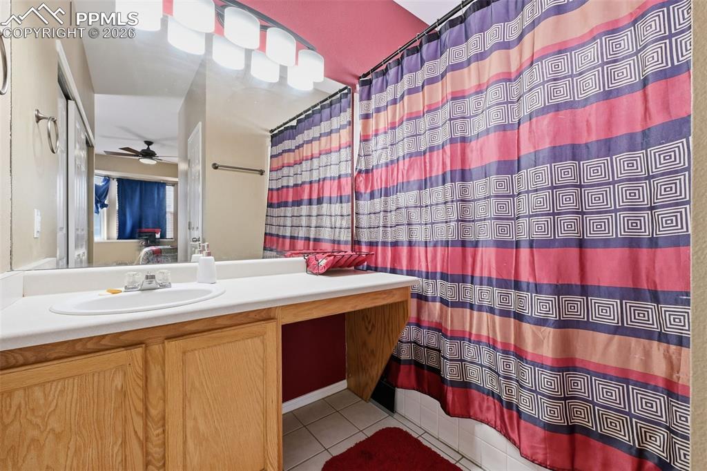 Image 12 of 21: Bathroom