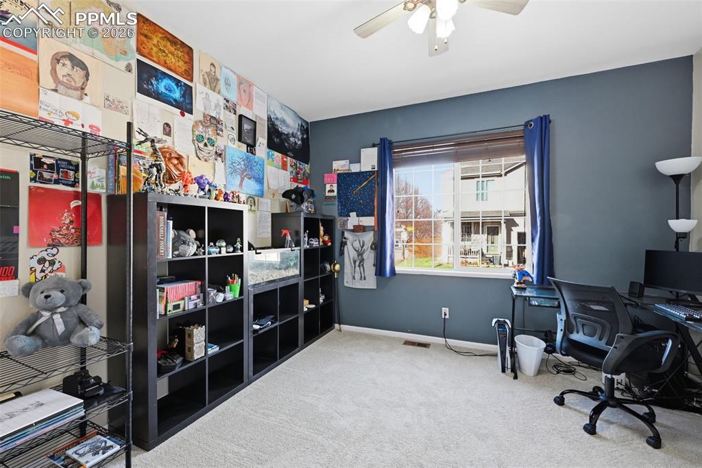 Image 13 of 21: Office