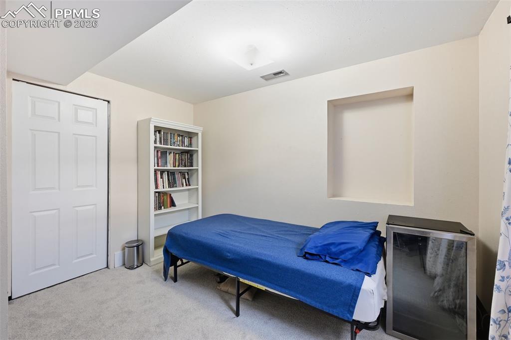 Image 15 of 21: Bedroom