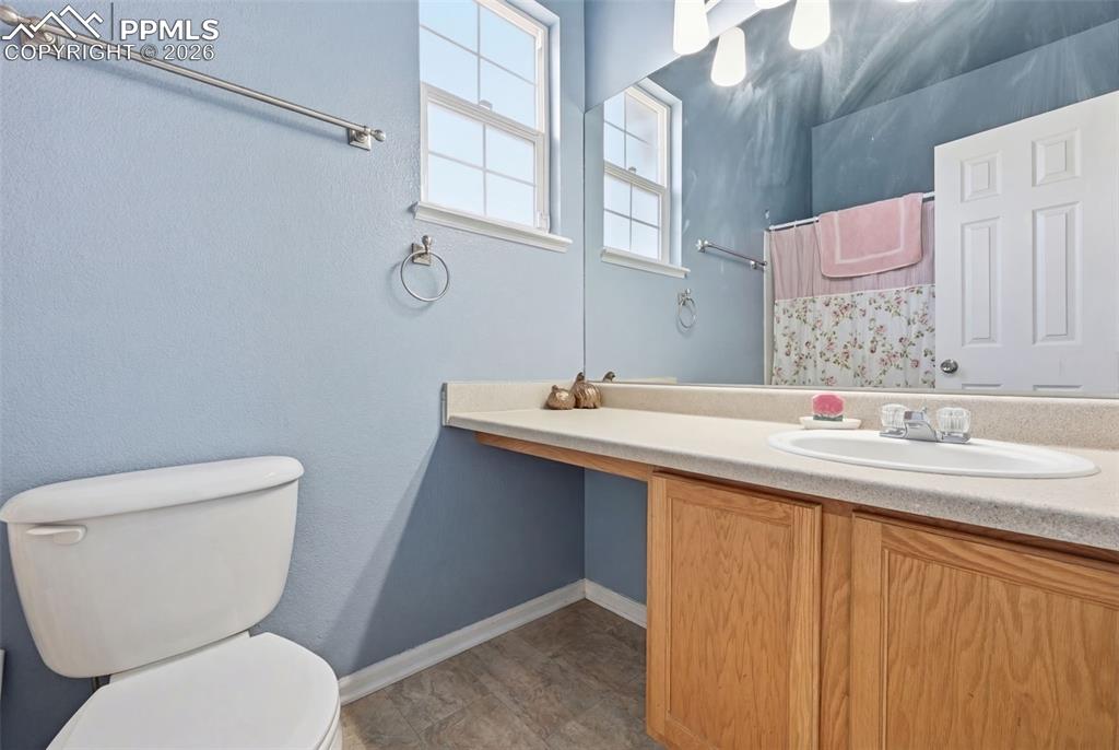 Image 17 of 21: Bathroom