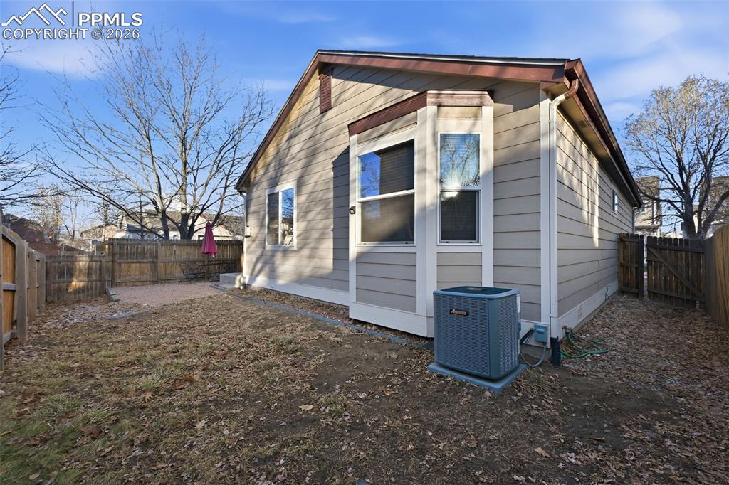 Image 21 of 21: Back of Structure