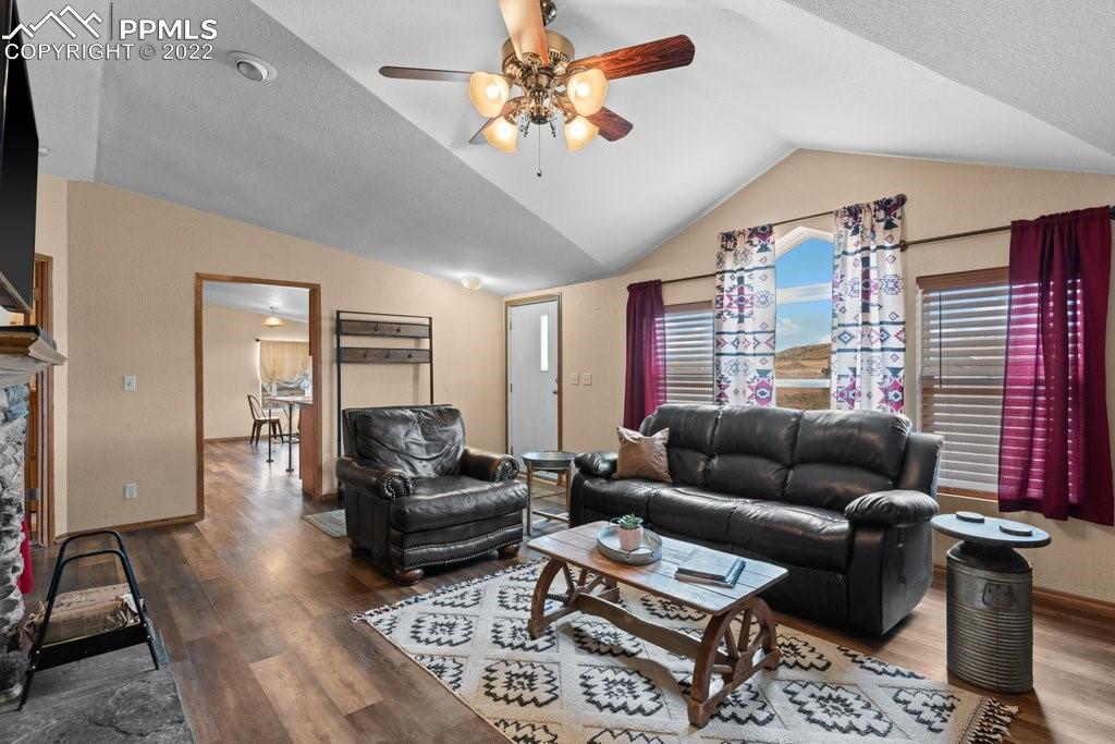 Listing 8341403, Image 5 of 31