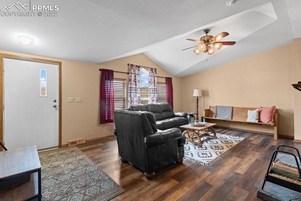 Listing 8341403, Image 7 of 31