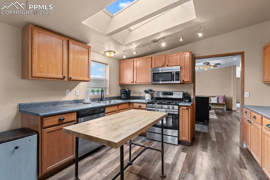 Listing 8341403, Image 9 of 31