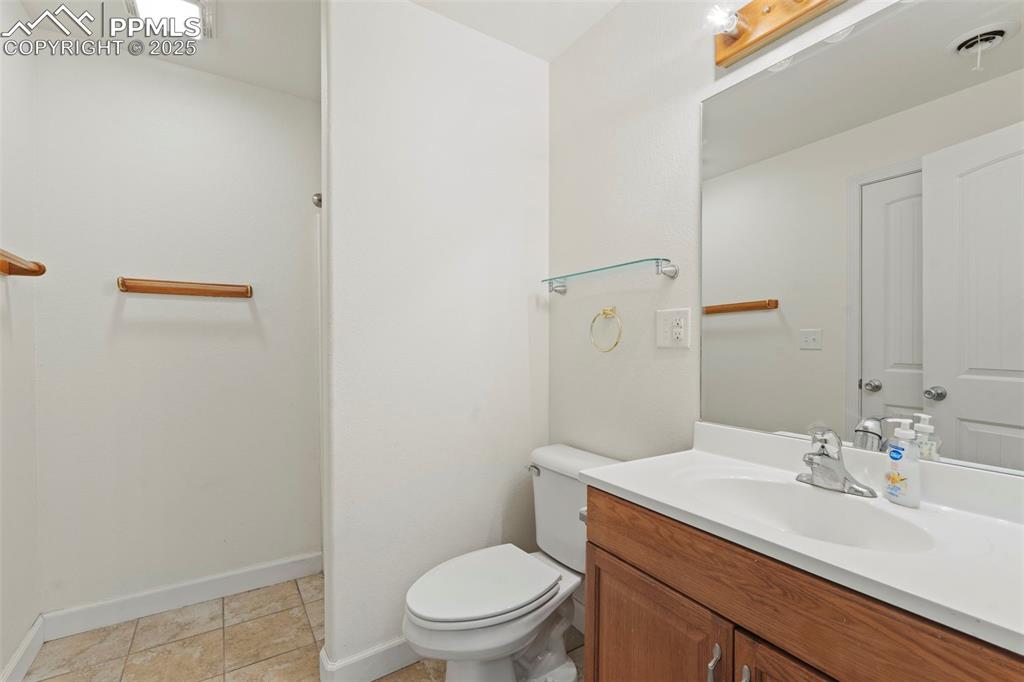 Image 32 of 46: Bathroom