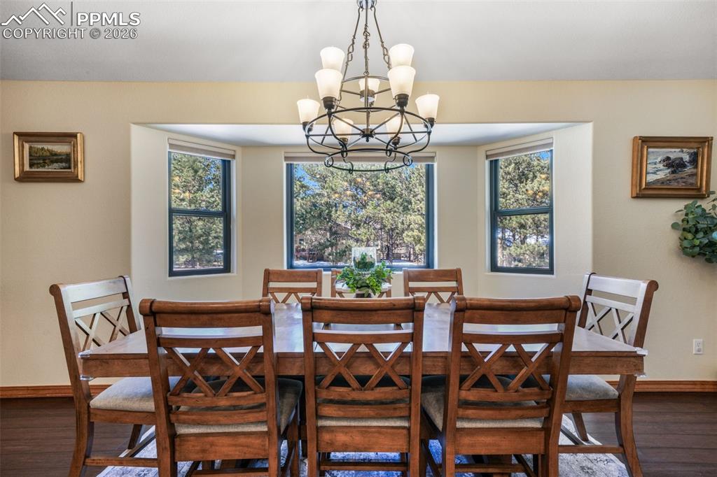 Image 10 of 50: Living Room