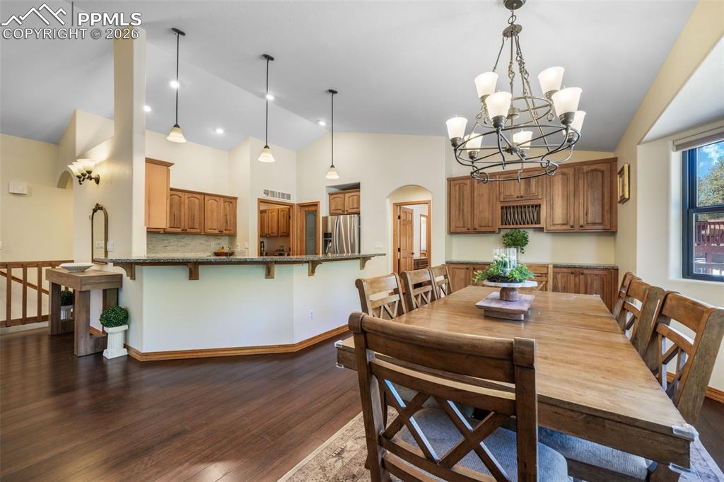 Image 11 of 50: Living Room